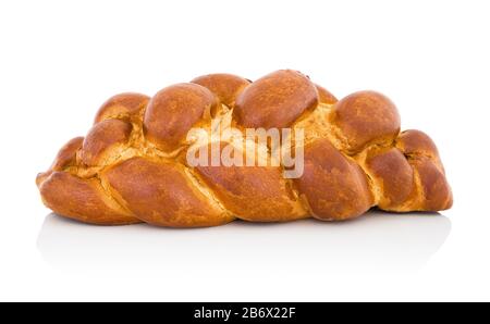 Pain fantaisie en slovaque appelé: Vianocka. Pain sucré avec raisins secs à l'intérieur. Pain de Pâques sur bg blanc. Isolé sur fond blanc avec ombre r Banque D'Images