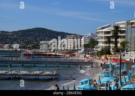 Juan les Pins, France. 3 octobre 2019. Plage à Juan les Pins, Sud de la France. Crédit : Vuk Valcic / Alamy Banque D'Images