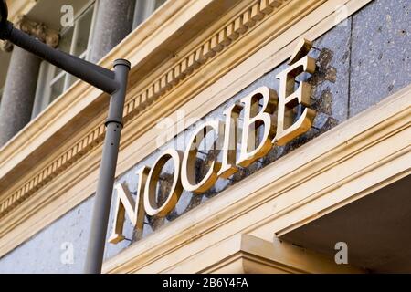 Bordeaux , Aquitaine / France - 09 18 2019 : logo Nocibe devant la boutique principale de bordeaux Banque D'Images