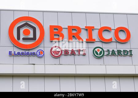 Bordeaux , Aquitaine / France - 10 02 2019 : bricoleclerc logo Super magasin marque Intermarché de français commercial général Banque D'Images