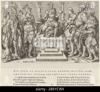 Keizer Karel V ompaire porte zijn overwonnen tegenstanders Overwinningen van Karel V (servietitel) Divi Caroli V imp opt max victoriae, ex multis praecipuae (servietitel) Charles V est assis sur un siège, avec un aigle entre ses pieds. L'aigle dans son bec un anneau Où: Cordes attachées aux ennemis vaincus de l'empereur lié. À gauche du trône sont: François I, roi de France, pape Clément VII et le dirigeant turc Suleiman I. À droite sont les princes protestants allemands Philippe I, Landgrave de Hesse, L'Électeur de Saxe et William II, duc de Gelderland, Cleves, Julich et Berg. Banque D'Images