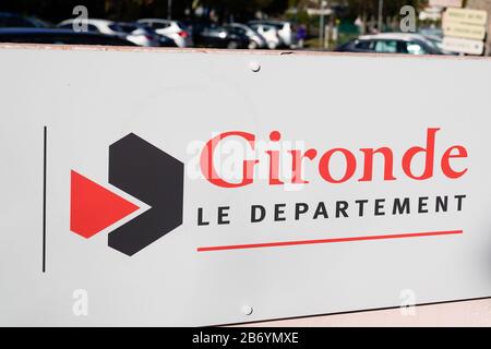 Bordeaux , Aquitaine / France - 02 15 2020 : Département de la Gironde signe le logo des emblèmes français du département Banque D'Images