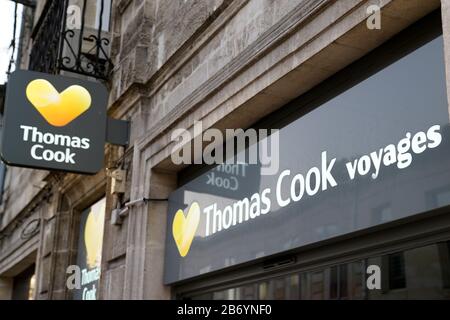 Bordeaux , Aquitaine / France - 09 23 2019 : Thomas Cook office British global Travel Company Banque D'Images