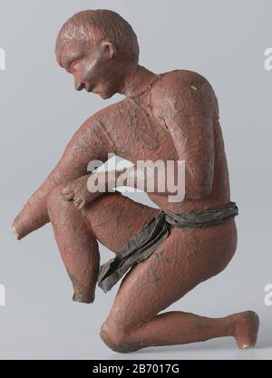 Une figure lâche sur un diorama de Gerrit Schouten, représentant un pétrir ou une trubak Caraïb. Sa main gauche repose sur son genou droit. Les deux pieds et son droit cassé. Fabricant : créateur: Gerrit Schouten Lieu de fabrication: Suriname Date: CA. 1810 - ou pour 1839 matériau: Technique de distémieur de papier: Dimensions de modélisation / peinture: H 5,9 cm. B × 3,9 cm. L'explication peut venir d'un diorama avec un Caraibenkamp. Objet: Peuples autochtones d'Amérique du Sud Quand: 1800 - 1839 Banque D'Images