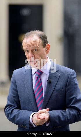 Norman Smith (BBC Assistant Political Editor) à Downing Street, Londres, Royaume-Uni, 11 mars 2020 Banque D'Images