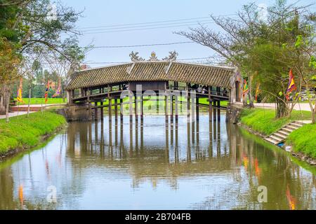 Thanh Toan Bridge, pont en japonais ancien village Thanh Thuy, province de Thua Thien-Hue, Vietnam Banque D'Images