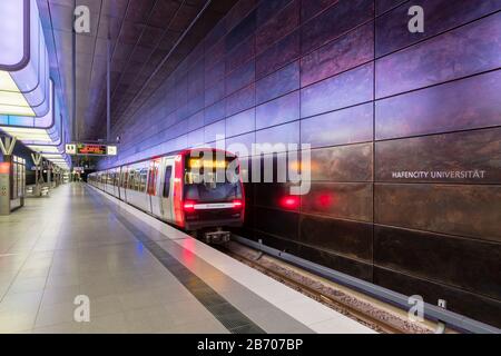 Allemagne, Hambourg, HafenCity. Nouvelle station de métro U-bahn HafenCity Universitat sur la ligne E-4. Banque D'Images