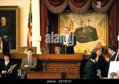 Austin, Texas USA, 1997: Le Président de la Chambre des représentants, Pete Laney, maintient l'ordre à la Chambre pendant la session législative. ©Bob Daemmrich Banque D'Images