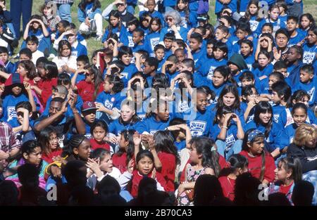 Austin, Texas Etats-Unis: Les élèves des écoles en t-shirts assortis participent à un rassemblement célébrant la Journée Martin Luther King. ©Bob Daemmrich Banque D'Images