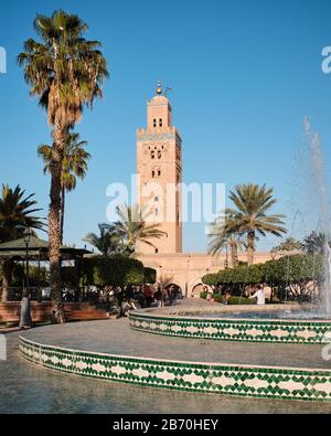 La Mosquée Koutoubia est la plus grande mosquée de Marrakech, au Maroc. Banque D'Images