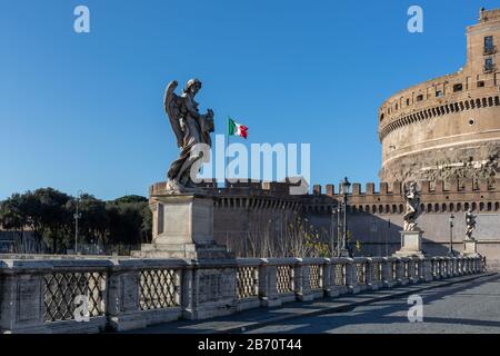 Rome, Italie - 11 mars 2020: La ville se vide de touristes et de personnes, les rues et les principaux lieux de la capitale restent désertés en raison de l'urgence sanitaire du coronavirus qui a affecté l'ensemble de l'Italie. Banque D'Images