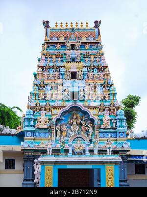 Le temple Sri Mariamman est le plus ancien temple hindou de Singapour. En raison de son importance architecturale et historique, le temple a été le Monume national Banque D'Images