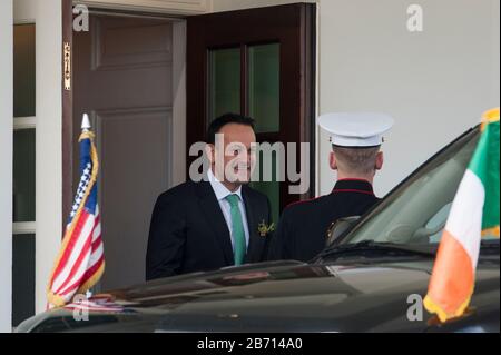 Le Premier ministre irlandais Leo Varadkar quitte la Maison Blanche après avoir rencontré le président Donald Trump à Washington, DC., jeudi 12 mars 2020. Crédit : Rod Lamkey/CNP/MediaPunch Banque D'Images