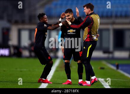 Andreas Pereira (au centre) de Manchester United célèbre son cinquième but du match avec ses coéquipiers lors de la ronde de l'UEFA Europa League de 16 matchs de première jambe à Linzer Stadion, Linz. Banque D'Images