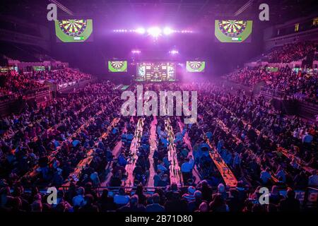 Liverpool, Royaume-Uni. 12 mars 2020. Professional Darts Corporation, Unibet Premier League Liverpool; Fans Joies Des Fléchettes À Liverpool Crédit: Action Plus Sports Images/Alay Live News Banque D'Images