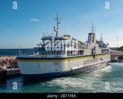 Ferry entre Malte et Gozo - MALTE, RÉPUBLIQUE DE MALTE - 5 MARS 2020 Banque D'Images