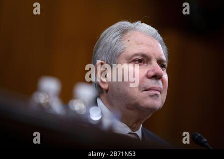 Gene Dodaro, contrôleur général au Government Accountability Office, témoigne devant le Comité sénatorial du budget des États-Unis au Capitole des États-Unis à Washington, DC, États-Unis, le jeudi 12 mars 2020. Crédit : Stefani Reynolds/CNP /MediaPunch Banque D'Images