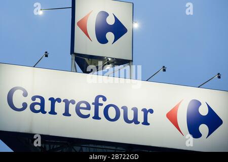 Logo Carrefour. Banque D'Images