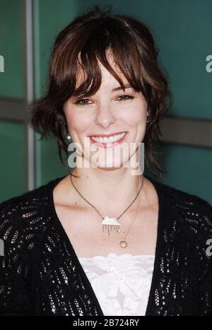 Parker Posey à la première mondiale de « The Lake House », tenue au Pacific Cinerama Dome à Hollywood, Californie. L'événement a eu lieu le mardi 13 juin 2006. Photo par: SBM / PictureLux - Tous droits réservés - référence de dossier # 33984-3895SBMPLX Banque D'Images