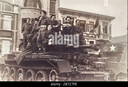 Soldats tchécoslovaques à la fin de la guerre à la Perne (Belgique) près de Dunkerque en 1945 Banque D'Images