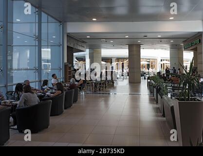 Café restaurant dans le gratte-ciel GranTorre à Santiago, au Chili Banque D'Images