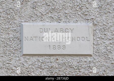 L'école nationale mixte Dularcy de la République d'Irlande, qui se trouve à moins de six kilomètres de la frontière avec l'Irlande du Nord, a fermé ses portes à toutes les autres écoles de la République d'Irlande pour aider à prévenir la propagation du coronavirus. Banque D'Images
