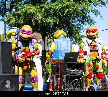 Tortues Ninja Adolescentes Sur Parade Banque D'Images