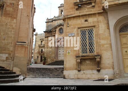 maisons en pierre et oratoire st jospeh à vittoriosa (malte) Banque D'Images