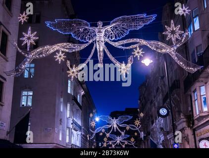 Les lumières de noël dans la rue Jermyn pendant la période festive. Banque D'Images