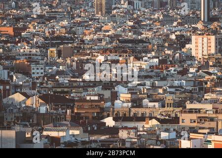 Bâtiments de la ville de Barcelone l'après-midi Banque D'Images