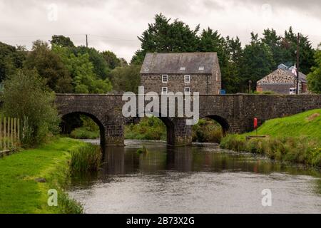 Le fleuve Bush dans les moulins à boisseau d'Irlande du Nord Banque D'Images