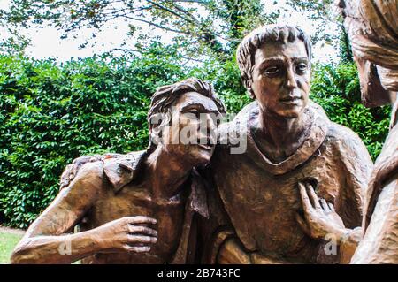 Saint Anthony Bronze Statue et Jésus - camposampiero, Italie Banque D'Images