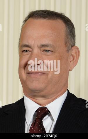 22 novembre 2016, Washington, District of Columbia, États-Unis : 22 novembre 2016-The White House..le président Barack Obama décerne la Médaille présidentielle de la liberté à l'acteur Tom Hanks lors d'une cérémonie dans la salle East. (Image Crédit: © Christy Bowe/Globe Photos Via Zuma Wire) Banque D'Images