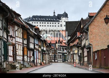 De nombreuses maisons à colombages du XVe au XVIIIe siècle se trouvent dans la ville de Stolberg, dans les montagnes Harz, en Allemagne, dans la ville de Stolberg, 26. Février 2020. Photo: Frank Mai | usage dans le monde entier Banque D'Images