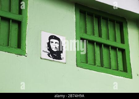 Image de Che Guevara sur un bâtiment de la Havane Banque D'Images