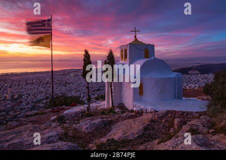 Prophétesse Ilias sur la montagne Himettus et vue sur Athènes. Banque D'Images