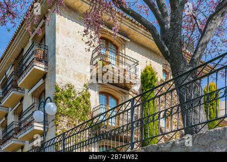 Parador nacional de Ronda, hôtel situé au sommet des fosses de la ville, à côté du nouveau pont, de la zone la plus touristique de Ronda, et avec vue sur le Banque D'Images