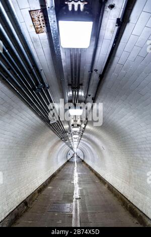 Intérieur du tunnel de Woolwich, Londres, Royaume-Uni Banque D'Images