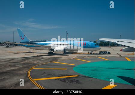 19 novembre 2019, Phuket, Thaïlande, Asie - UN Boeing 787-8 Dreamliner TUI Airways à l'aéroport international de Phuket. [traduction automatique] Banque D'Images