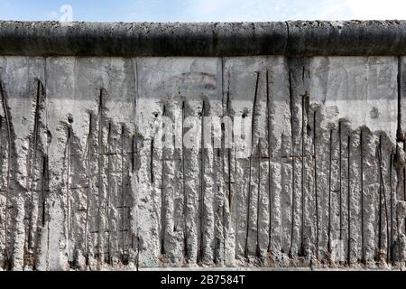 Vestiges du mur de Berlin sur Bernauer Strasse. Cette année, le 9 novembre 2019, la chute du mur de Berlin marquera le 30ème anniversaire de sa chute. [traduction automatique] Banque D'Images