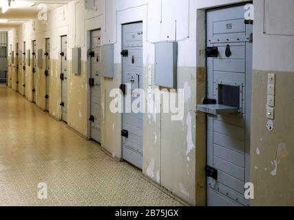 Vue sur une aile cellulaire de l'ancienne prison centrale du Ministère de la sécurité d'État, MFS à Berlin Hohenschoenhausen, le 30.01.2018. L'exposition d'aujourd'hui au Mémorial de Hohenschoenhausen met l'accent sur les expériences des victimes lors de leur détention à Hohenschoenhausen. [traduction automatique] Banque D'Images