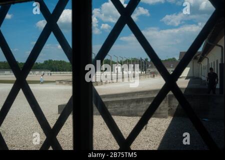 03.06.2017, Dachau, Bavière, Allemagne, Europe - vue sur le terrain lustre du mémorial du camp de concentration de Dachau. Dachau a été le premier camp de concentration en Allemagne nazie et environ 32 000 personnes y sont mortes. [traduction automatique] Banque D'Images
