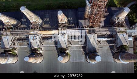 Vue aérienne de la batterie du four à arbre dans le parc du musée Ruedersdorf, 05.10.2015.la batterie du four à arbre avec ses 18 fours Ruedersdorf est un exemple unique de la transition de l'artisanat vieux de plusieurs siècles de combustion de chaux à la production industrielle dans les grandes usines. [traduction automatique] Banque D'Images