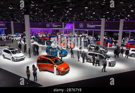 Les visiteurs de la 66ème IAA Cars Frankfurt/Main pourront voir les derniers modèles VW sur le stand Volkswagen le 16.09.2015. [traduction automatique] Banque D'Images