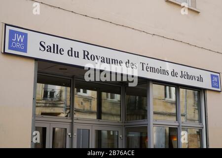 Bordeaux , Aquitaine / France - 03 07 2020 : temoins de jéhovah salle à bordeaux france Jéhovah témoins Banque D'Images