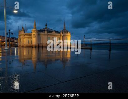 Santander front de mer. Prise de vue de nuit. Banque D'Images