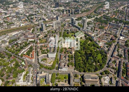 , Centre ville d'Essen avec philliharmoie et théâtre Aalto, 01.08.2012, vue aérienne, Allemagne, Rhénanie-du-Nord-Westphalie, région de la Ruhr, Essen Banque D'Images