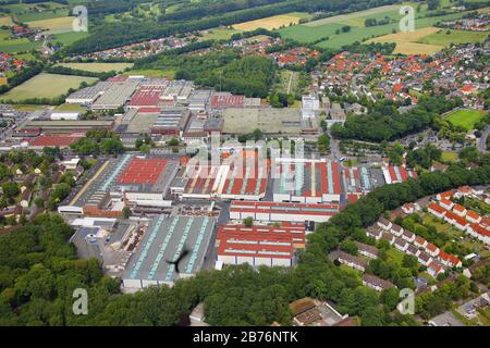 , zone industrielle du Centre de technologie de l'outil Hella dans la rue Beckumer à Lippstadt, 17.06.2011, vue aérienne, Allemagne, Rhénanie-du-Nord-Westphalie, Lippstadt Banque D'Images