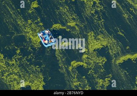 , personnes en pédalos sur le lac Kemnade, 24.07.2012, vue aérienne, Allemagne, Rhénanie-du-Nord-Westphalie, région de la Ruhr, Bochum Banque D'Images