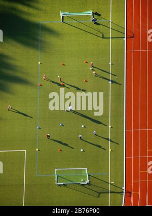 , entraînement de football dans le stade de Marl, 14.10.2011, vue aérienne, Allemagne, Rhénanie-du-Nord-Westphalie, région de la Ruhr, Marl Banque D'Images